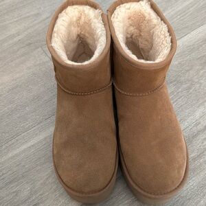 Ugh Classic Mini Platform